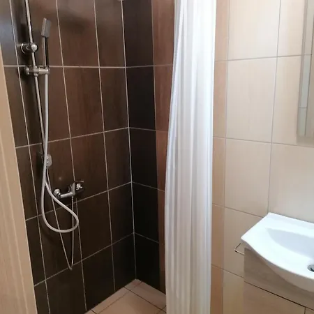 Pozsonyifirst 2 Privat Habitación en casa particular